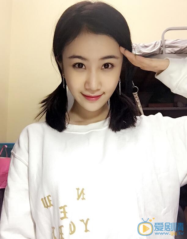 李思琪卖萌照 李思琪高清写真_李思琪高清剧照
