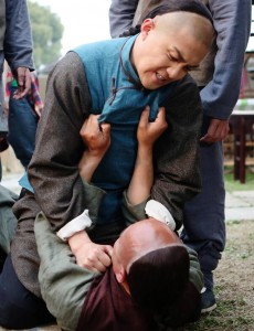那年花开月正圆王世均是谁演的？王世均扮演者李泽锋个人资料及生活写真照欣赏