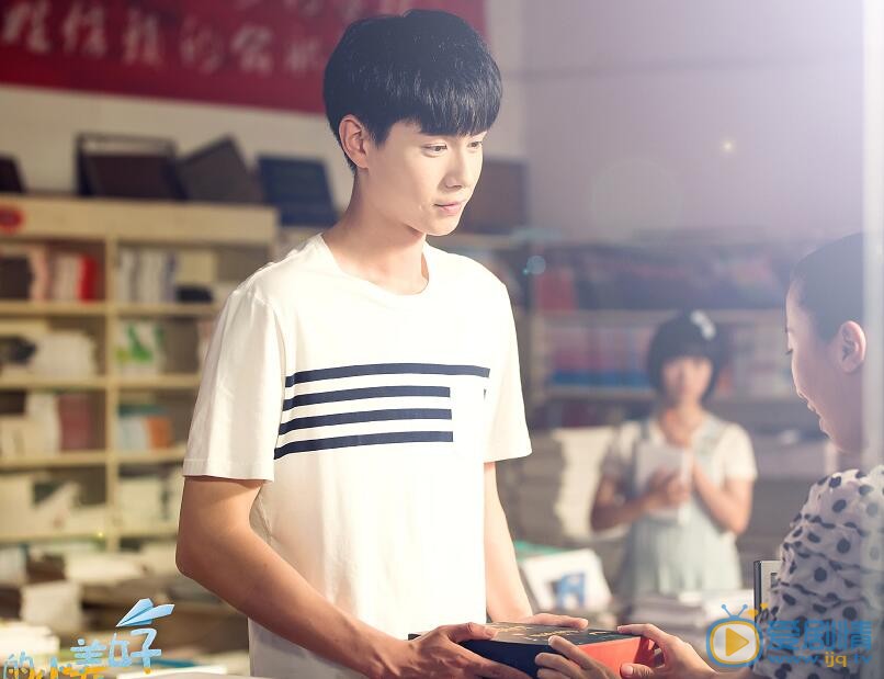 张何昊臻《致我们单纯的小美好》剧照 张何昊臻高清写真_张何昊臻高清剧照