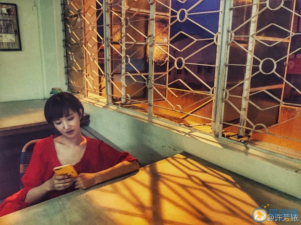 许芳铱街拍写真 许芳铱高清写真_许芳铱高清剧照