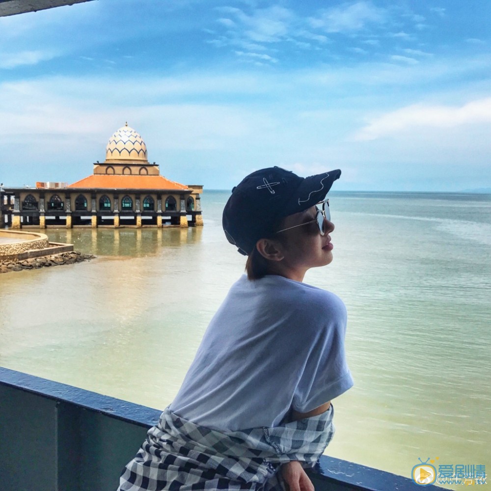 许芳铱海边写真 许芳铱高清写真_许芳铱高清剧照