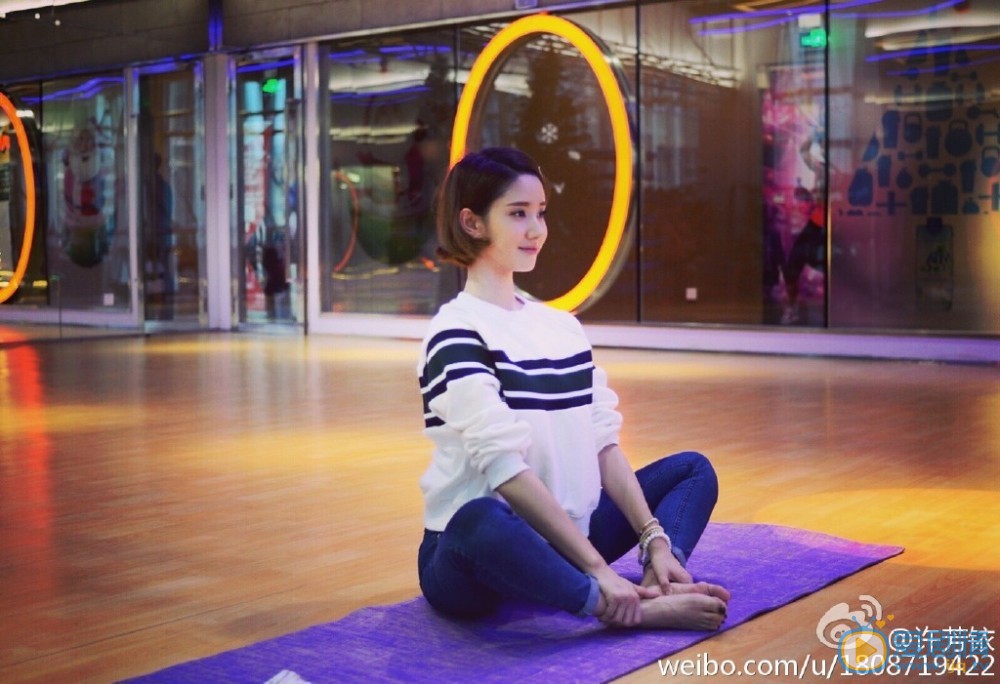 许芳铱可爱照 许芳铱高清写真_许芳铱高清剧照