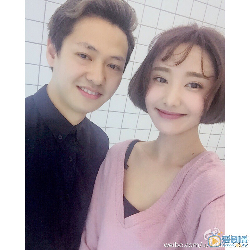 许芳铱与人合照 许芳铱高清写真_许芳铱高清剧照