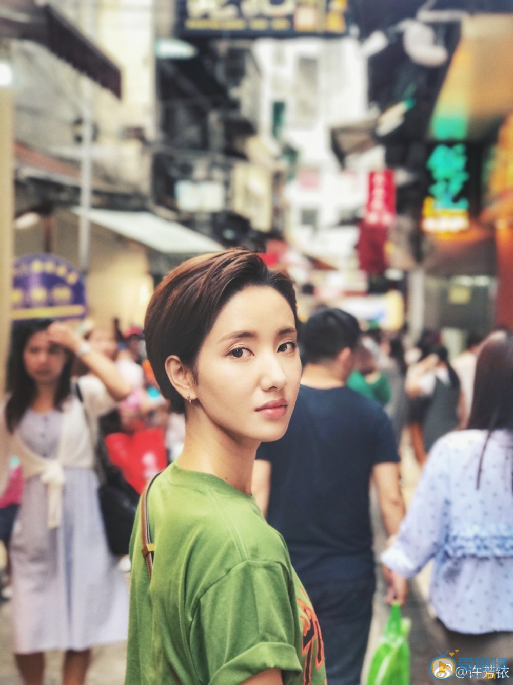 许芳铱短发帅气照 许芳铱高清写真_许芳铱高清剧照