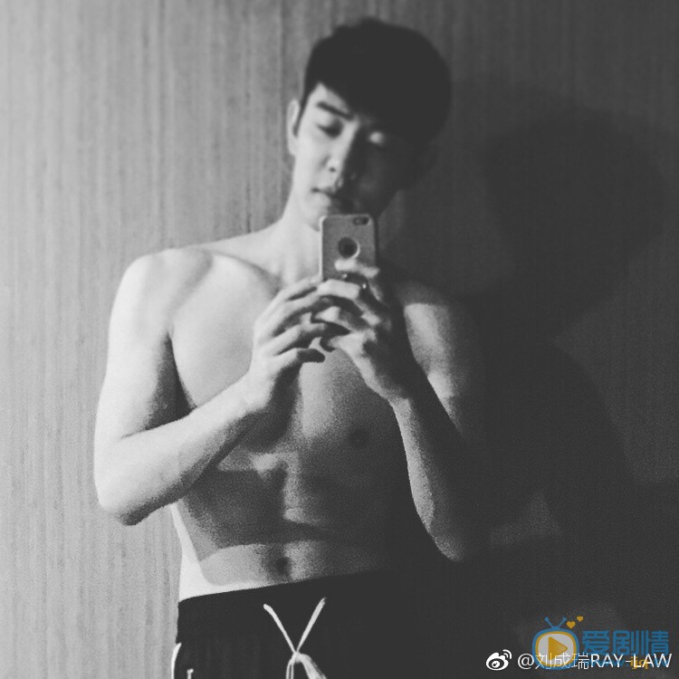 刘成瑞健身肌肉照 刘成瑞高清写真_刘成瑞高清剧照