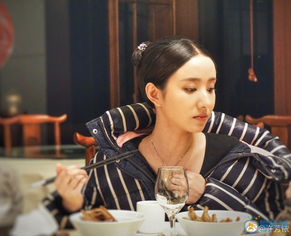 许芳铱片场照 许芳铱高清写真_许芳铱高清剧照