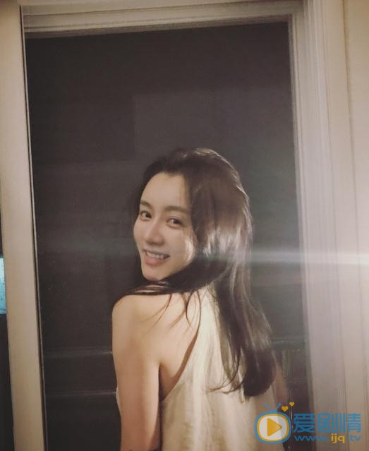 闫笑生活照 闫笑高清写真_闫笑高清剧照