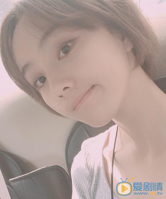 邓欣俏丽短发 邓欣高清写真_邓欣高清剧照