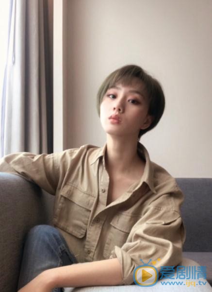 邓欣俏丽短发 邓欣高清写真_邓欣高清剧照