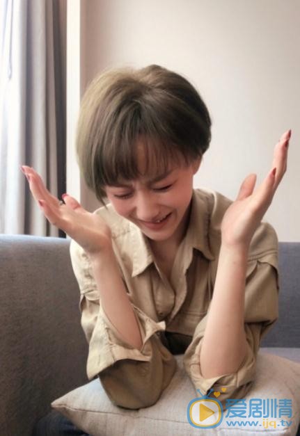 邓欣俏丽短发 邓欣高清写真_邓欣高清剧照
