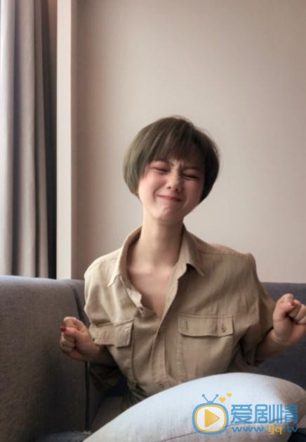 邓欣俏丽短发 邓欣高清写真_邓欣高清剧照