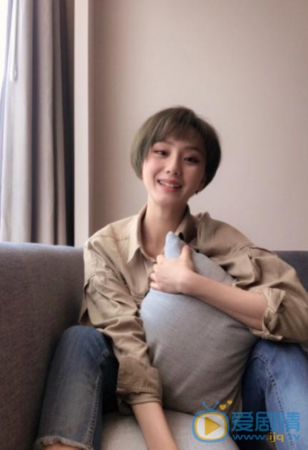 邓欣俏丽短发 邓欣高清写真_邓欣高清剧照