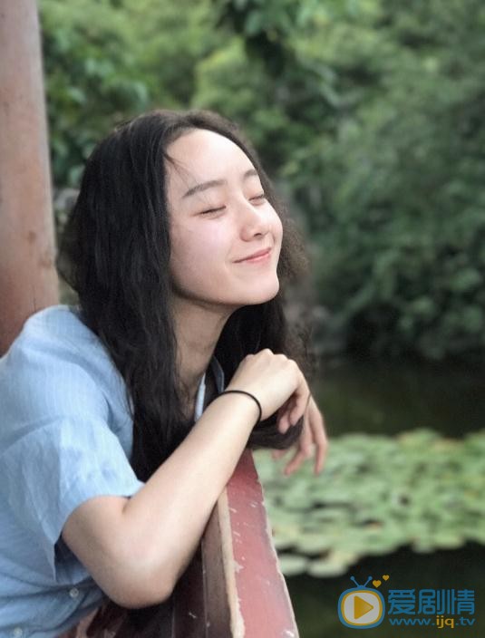 邓欣街拍写真 邓欣高清写真_邓欣高清剧照