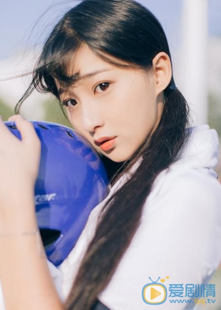戚蓝尹制服写真 戚蓝尹高清写真_戚蓝尹高清剧照