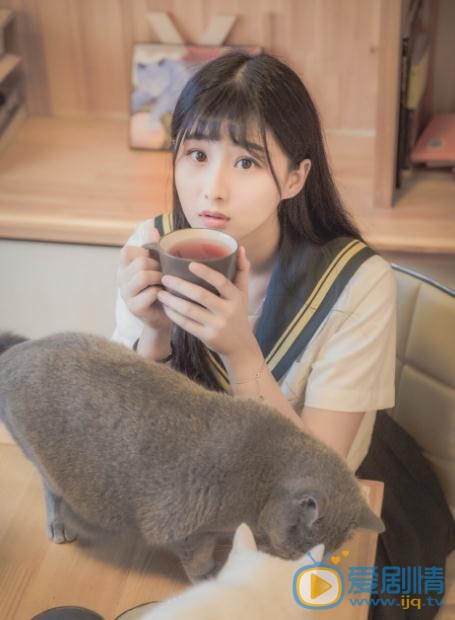 戚蓝尹写真《猫》 戚蓝尹高清写真_戚蓝尹高清剧照
