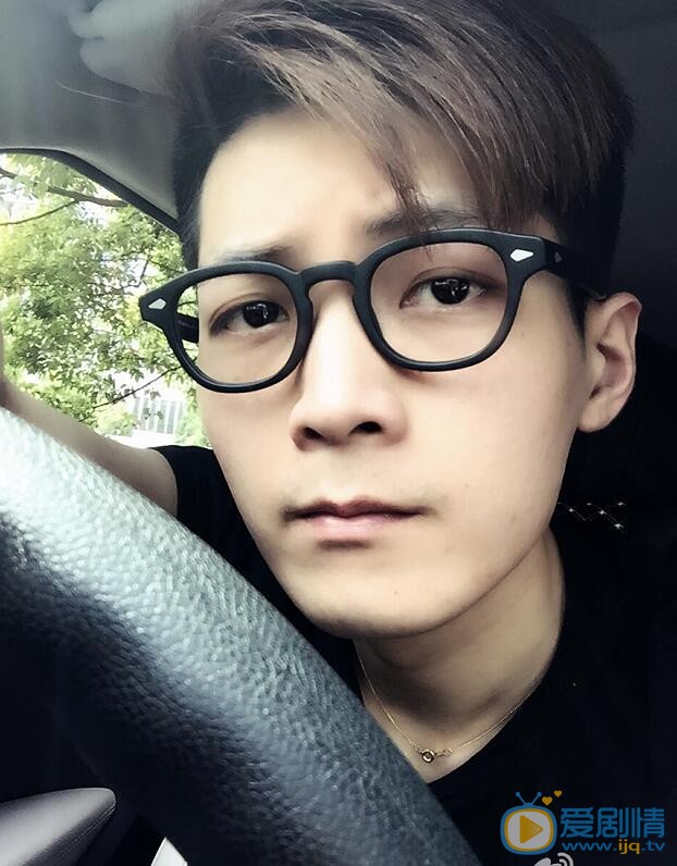 郑龙生活照 郑龙高清写真_郑龙高清剧照