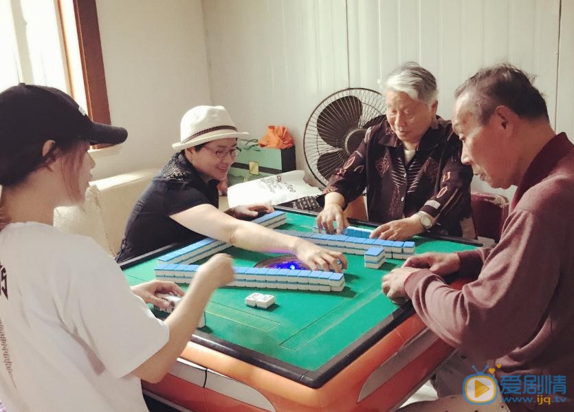 蔡蝶家人朋友照 蔡蝶高清写真_蔡蝶高清剧照