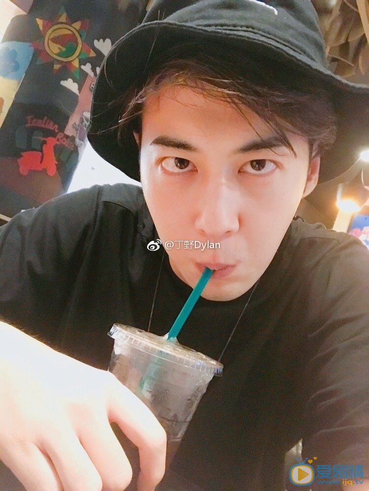 丁野嘟嘴卖萌照 丁野高清写真_丁野高清剧照
