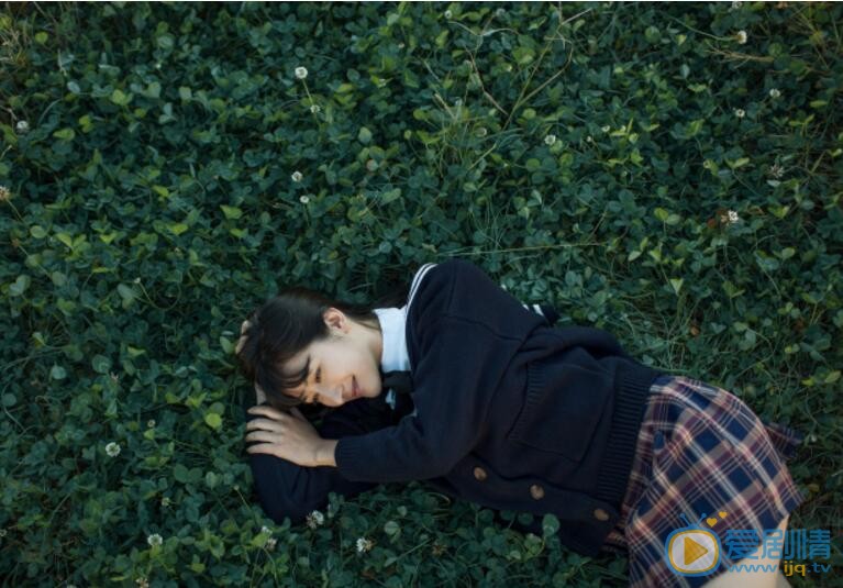 杨净如制服写真 杨净如高清写真_杨净如高清剧照