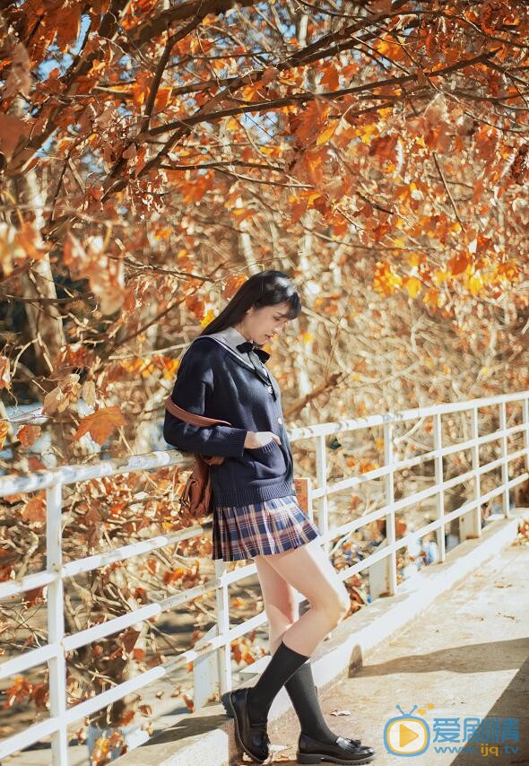 杨净如制服写真 杨净如高清写真_杨净如高清剧照