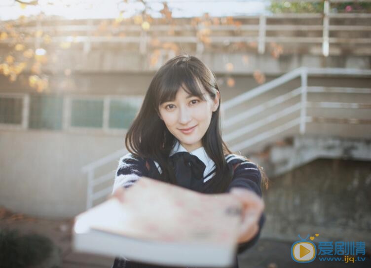 杨净如制服写真 杨净如高清写真_杨净如高清剧照