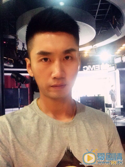 何达生活照 何达高清写真_何达高清剧照