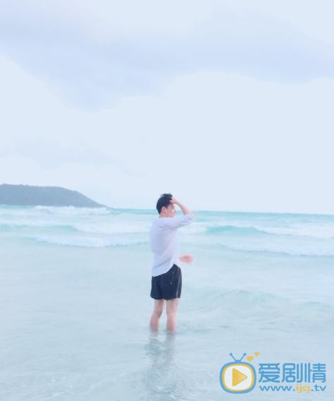 汪卓成海边照 汪卓成高清写真_汪卓成高清剧照