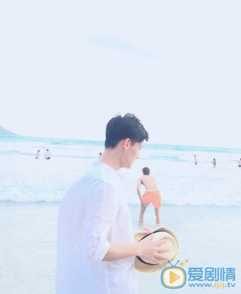 汪卓成海边照 汪卓成高清写真_汪卓成高清剧照
