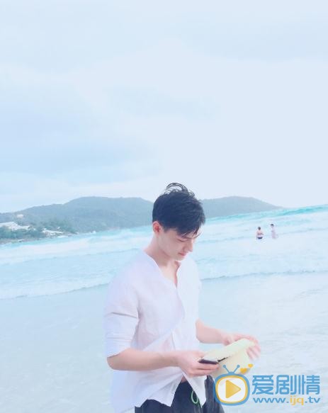汪卓成海边照 汪卓成高清写真_汪卓成高清剧照