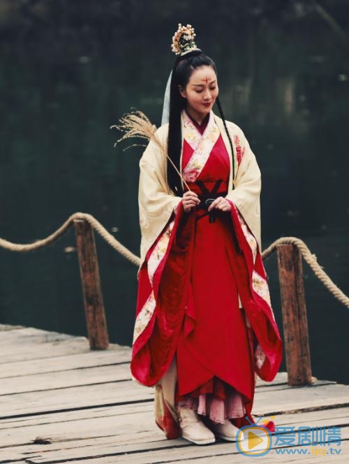 苑乔《我的同桌是极品》剧照 苑乔高清写真_苑乔高清剧照