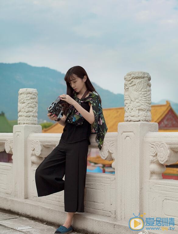 李小娇街拍写真 李小娇高清写真_李小娇高清剧照