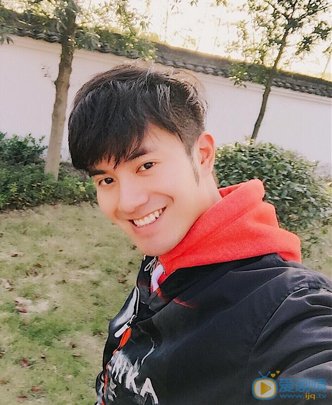樊霖锋卖萌照 樊霖锋高清写真_樊霖锋高清剧照