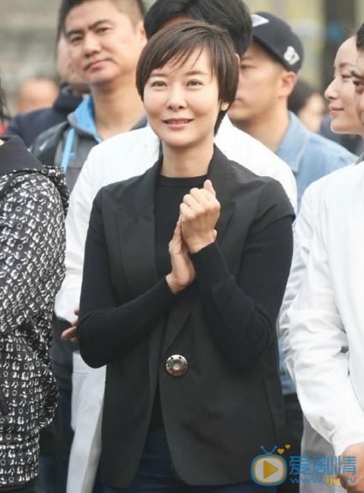 急诊科医生梅律师剧照 