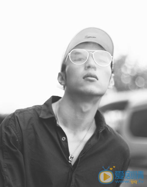 杨业明街拍写真 杨业明高清写真_杨业明高清剧照