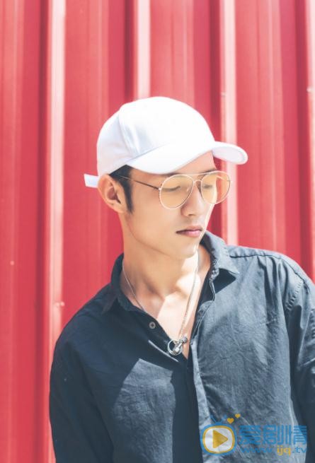 杨业明街拍写真 杨业明高清写真_杨业明高清剧照