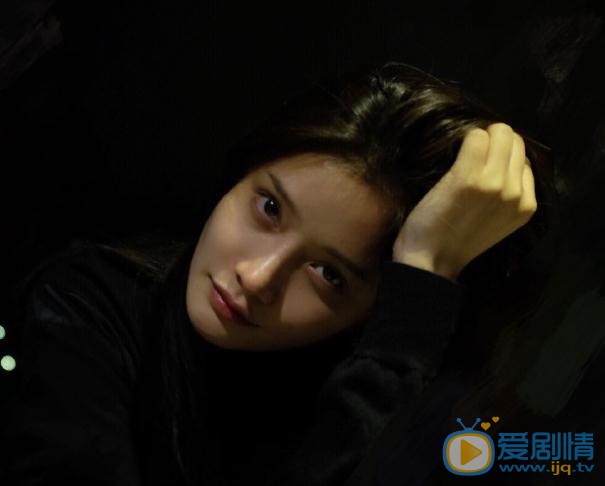 易易紫街拍写真 易易紫高清写真_易易紫高清剧照