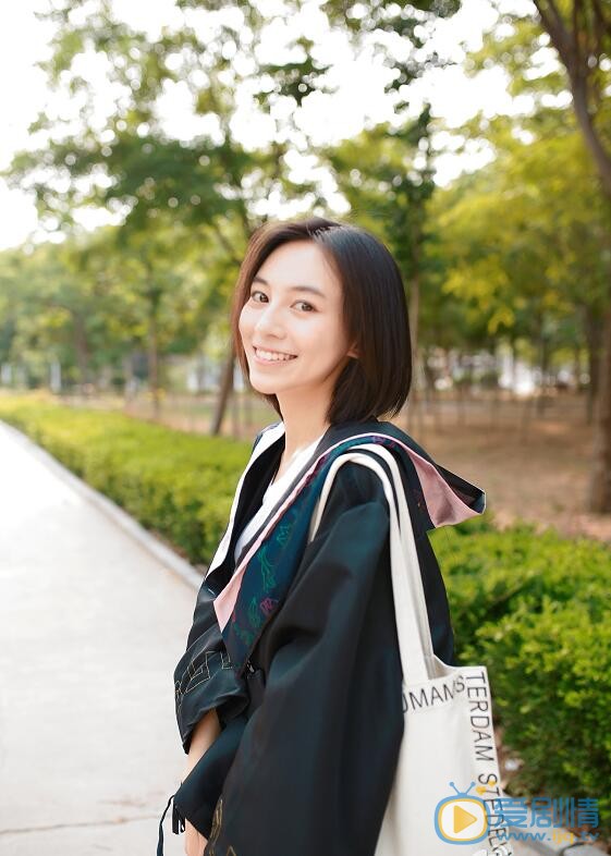吴雅君清纯毕业照 吴雅君高清写真_吴雅君高清剧照