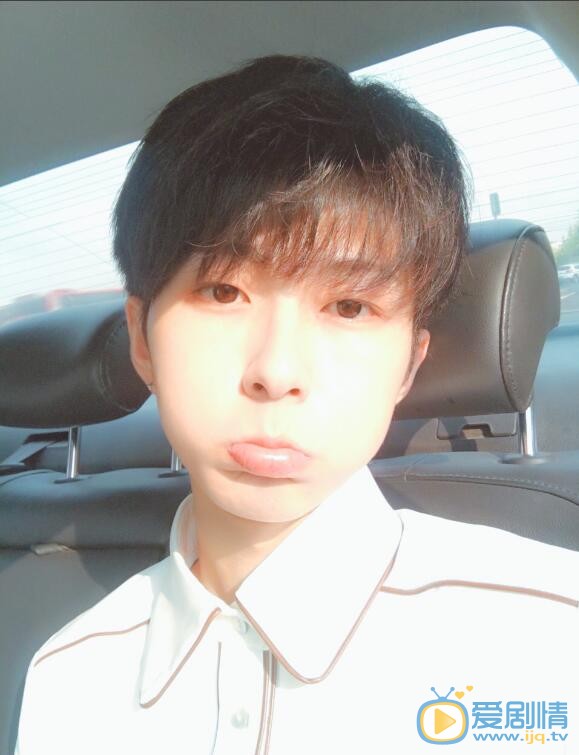 李歌洋侧颜照 李歌洋高清写真_李歌洋高清剧照