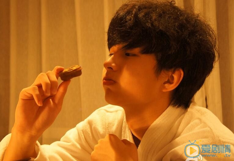 李歌洋侧颜照 李歌洋高清写真_李歌洋高清剧照