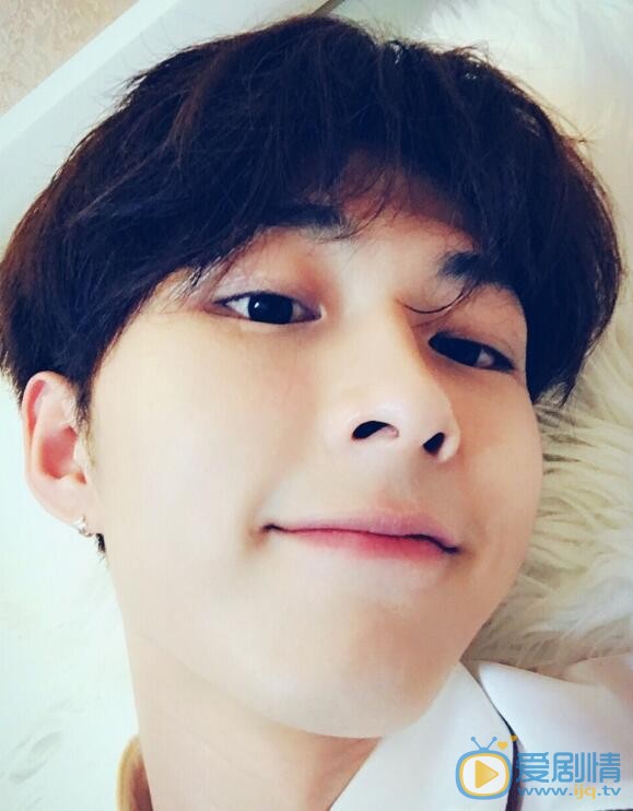 李歌洋卖萌照 李歌洋高清写真_李歌洋高清剧照