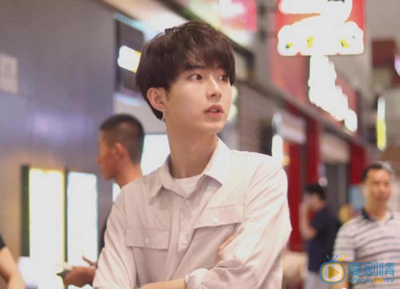 李歌洋卖萌照 李歌洋高清写真_李歌洋高清剧照
