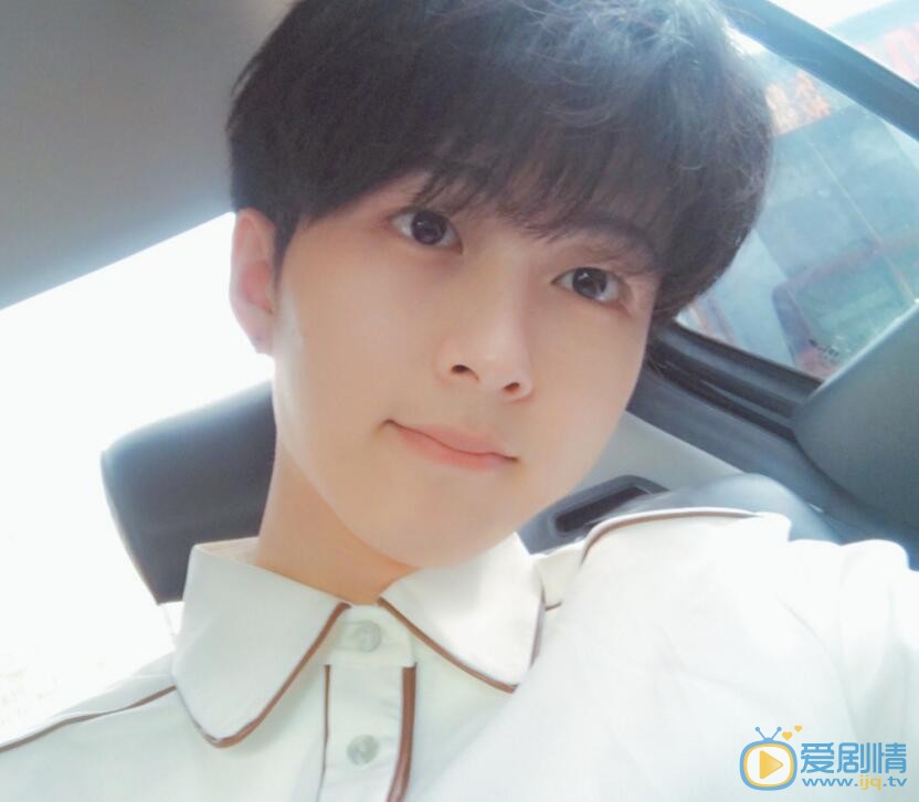 李歌洋卖萌照 李歌洋高清写真_李歌洋高清剧照
