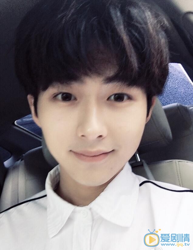 李歌洋卖萌照 李歌洋高清写真_李歌洋高清剧照