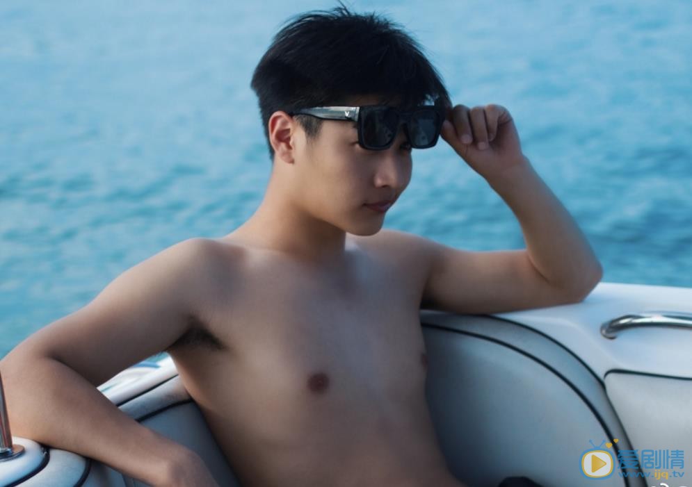 王浩男肌肉写真 王浩男高清写真_王浩男高清剧照