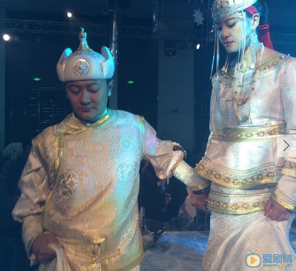 印小天和哈琳娜结婚照 印小天高清写真_印小天高清剧照