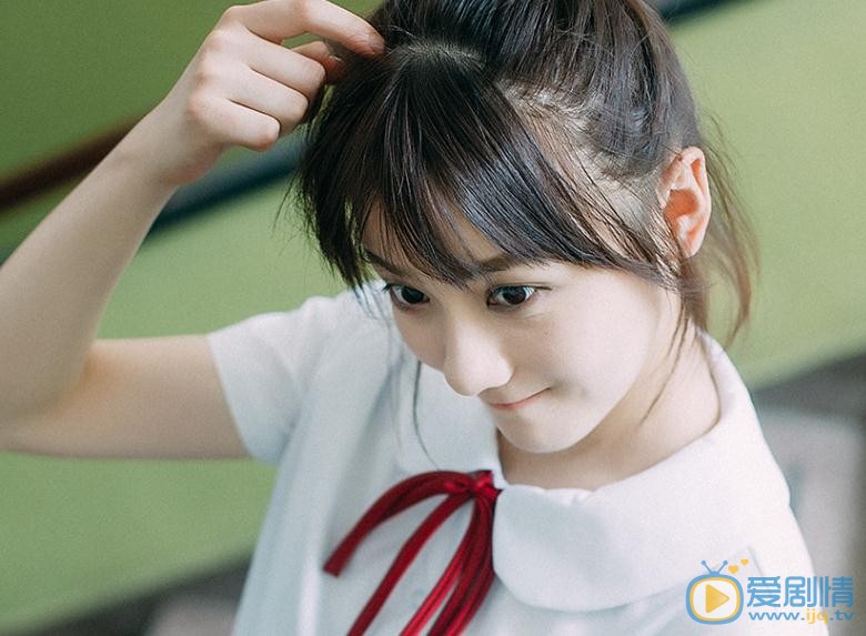 伍宇辰柠校服写真 伍宇辰柠高清写真_伍宇辰柠高清剧照