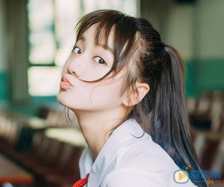 伍宇辰柠校服写真 伍宇辰柠高清写真_伍宇辰柠高清剧照