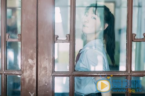 伍宇辰柠校服写真 伍宇辰柠高清写真_伍宇辰柠高清剧照