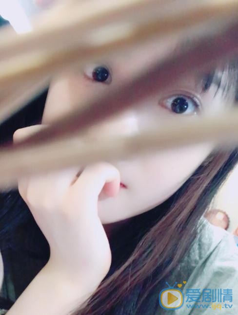 伍宇辰柠生活照 伍宇辰柠高清写真_伍宇辰柠高清剧照