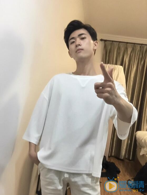 余戬生活照 余戬高清写真_余戬高清剧照